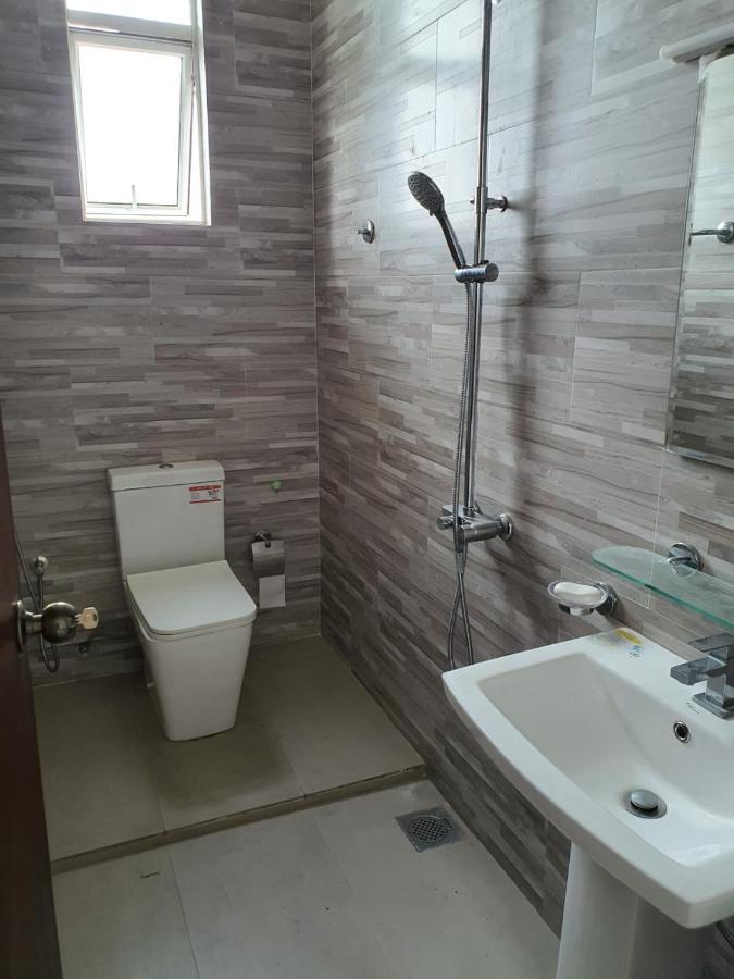 New 2 Bedroom Apartment, 100M Away From The Beach Dehiwala-Mount Lavinia Exterior foto