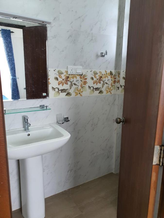 New 2 Bedroom Apartment, 100M Away From The Beach Dehiwala-Mount Lavinia Exterior foto